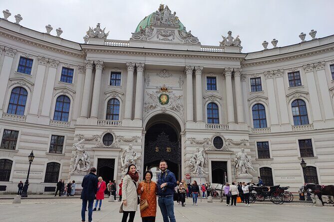 Vienna Highlight Tour - yue walk - Wiener Hofmusikkapelle and the Hofburg: where power, music, and bureaucracy overlap