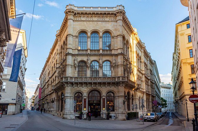 Vienna Historic Center: City Walk with Audio Guide on your Phone - Stop 3: Schwedenplatz—where the center meets transit and food