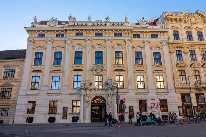 Vienna Historic Center: City Walk with Audio Guide on your Phone - Stop 1: St. Stephen’s Cathedral, from Gothic details to the interior