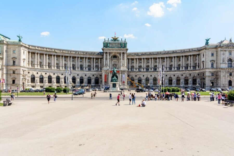 Vienna: Hofburg Palace and Sisi Museum Skip-the-Line Tour - Private group with an expert guide: how to get the most from it