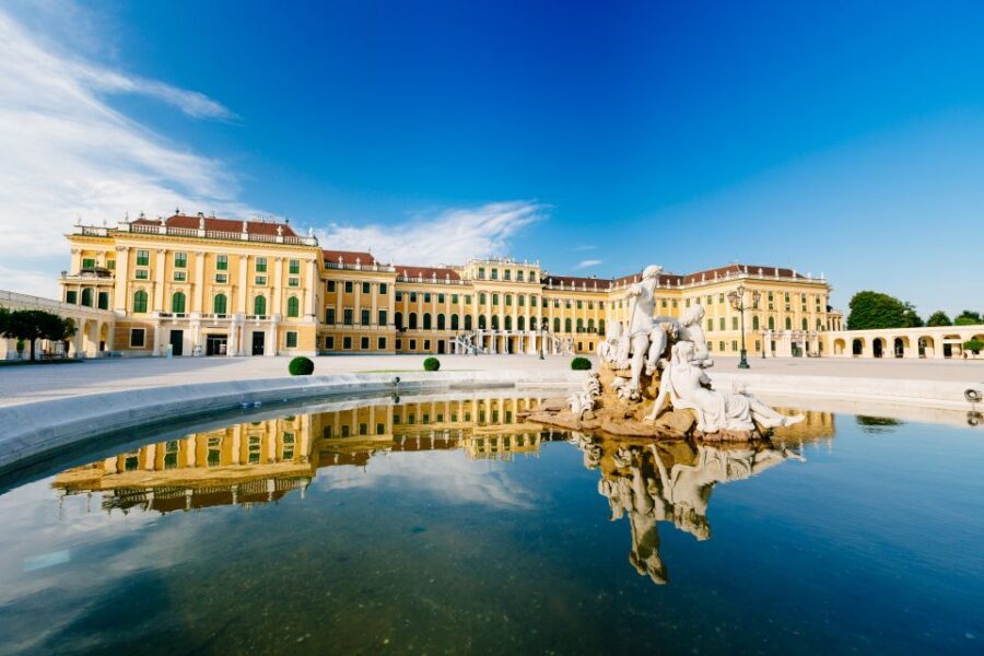 Vienna: Hop-On Hop-Off Sightseeing Bus Tour in 19 Languages - Yellow Line: Schönbrunn Palace and Belvedere Without the Backtracking