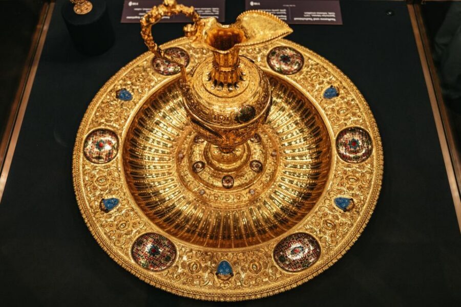 Vienna: Imperial Treasury in the Hofburg Palace - Tickets, QR codes, and the voucher reality at the palace