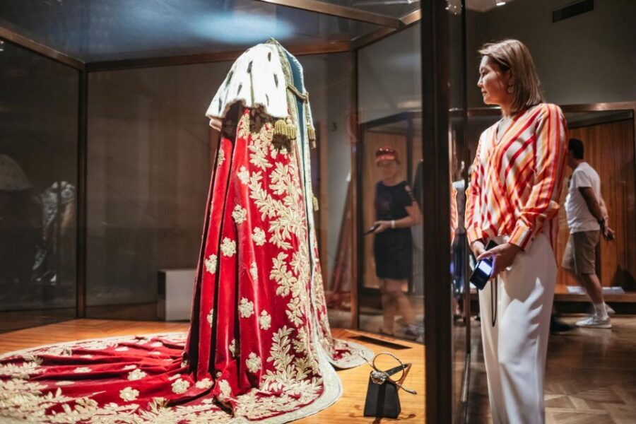 Vienna: Imperial Treasury in the Hofburg Palace - Why the Hofburg Swiss Wing treasury feels like Vienna’s power vault