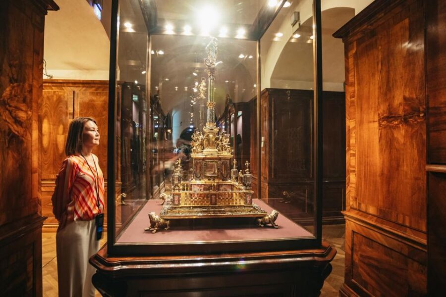 Vienna: Imperial Treasury in the Hofburg Palace - Empress Elisabeth’s diamonds: where the court turns human