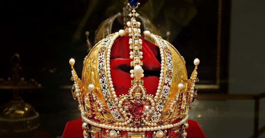 Vienna: Imperial Treasury & New Hofburg Palace Combo Ticket - Should you book this Vienna Imperial Treasury & New Hofburg combo ticket?