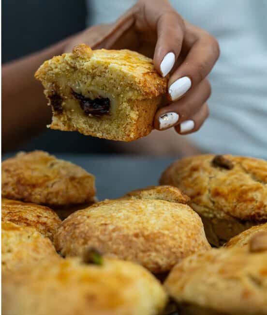 Vienna: Italian-Austrian Pastry Class – Pasticciotto & Drink - The Warm Start: Welcome Drink and Your Small Group Setup