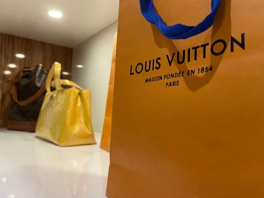 Vienna: Luxury Vintage Fashion Walking Tour - Why This Tour Feels More Like Style Coaching Than Shopping