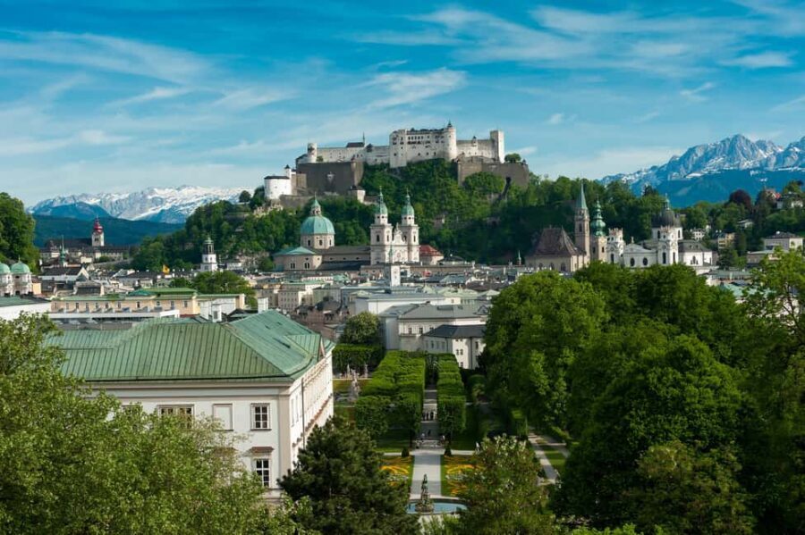 Vienna: Melk, Hallstatt, Salzburg and Mountains Lakes Tour - Key things that make this tour work