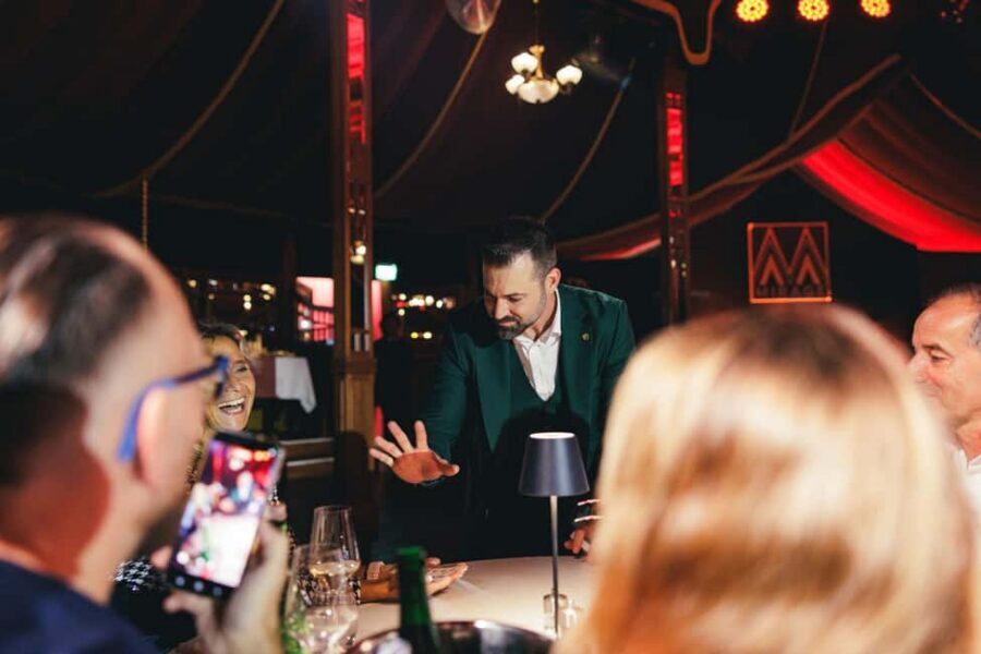 Vienna: Mirage Magic Dinner Show - A German-only show: how to plan if you don’t speak German
