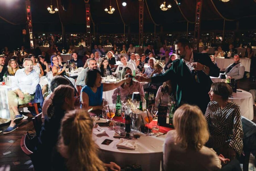 Vienna: Mirage Magic Dinner Show - What to wear and what to leave at home