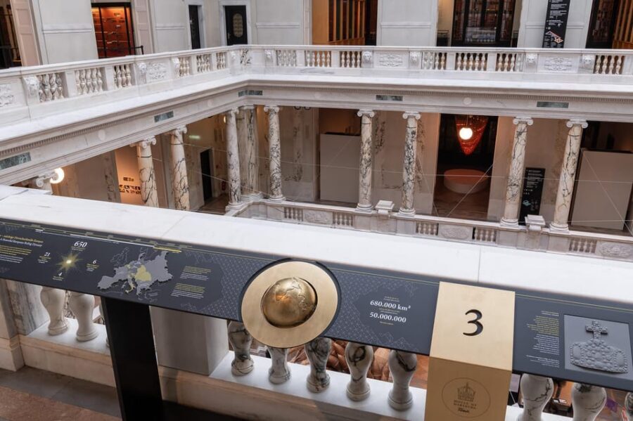 Vienna: New Hofburg Palace Audio-Guided Tour & Entry Ticket - The audio guide does the heavy lifting (and it has Czech)