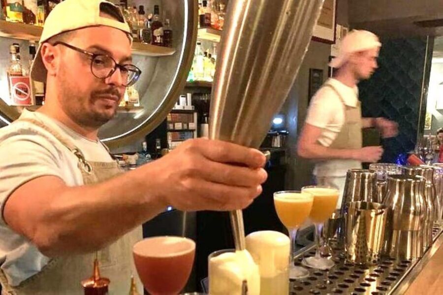 Vienna Nightlife Tour: Dinner, Drinks & Rooftop Bar - Charcuterie and Vienna Wine: A Real Aperitif Start in the Neighborhood