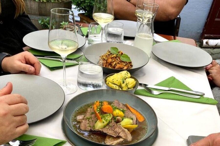 Vienna Nightlife Tour: Dinner, Drinks & Rooftop Bar - Bar Stops That Feel Current: Drinks, Mixologists, and Local Picks