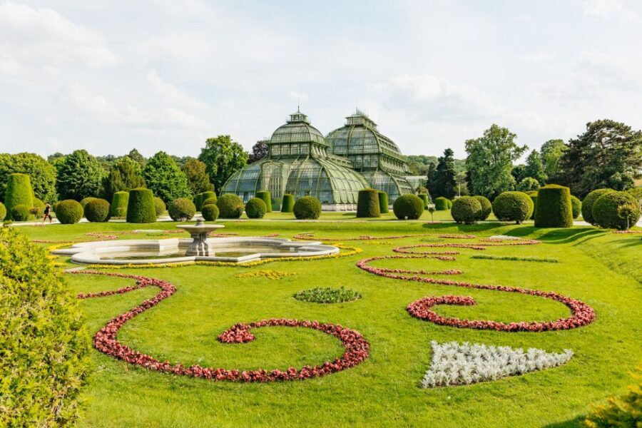 Vienna: Panorama Train Tickets to explore Schönbrunn Palace - Price and value: is $18 enough to justify skipping the long walk?