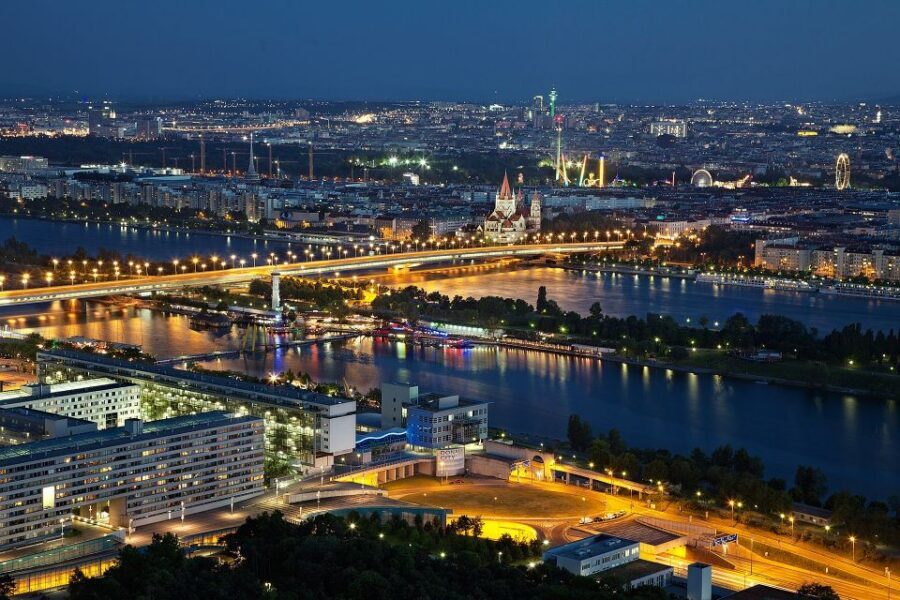 Vienna: Panoramic Night Tour by Bus - Key things to know before you ride