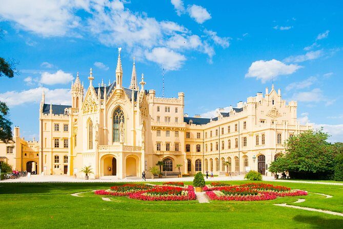 Vienna-Prague One-Way Sightseeing Tour Bus - Stop 3: Telč Old Town and Town Hall Square, a UNESCO Fairytale-Style Walk