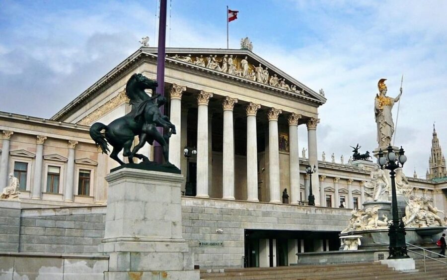 Vienna: Private Half-Day Sightseeing Tour - Key points that make this tour tick