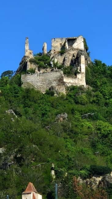 Vienna: Private Wachau tour to Dürnstein and Melk - From Vienna to the Wachau in a comfortable SUV