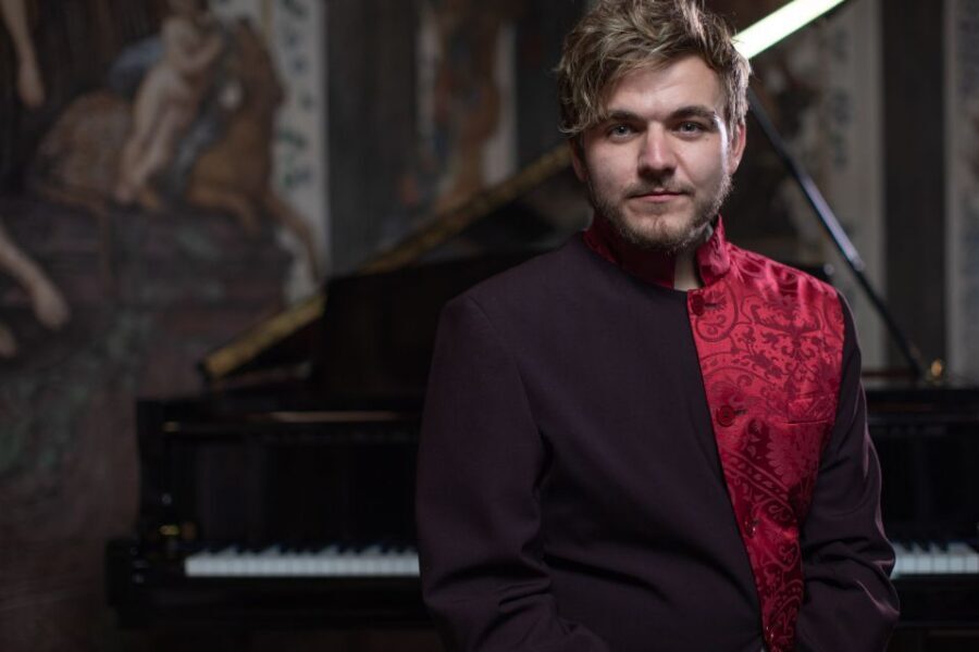 Vienna: Romantic Classics Piano, Violin, and Cello Concert - Finding the venue near St. Stephen’s Cathedral without stress