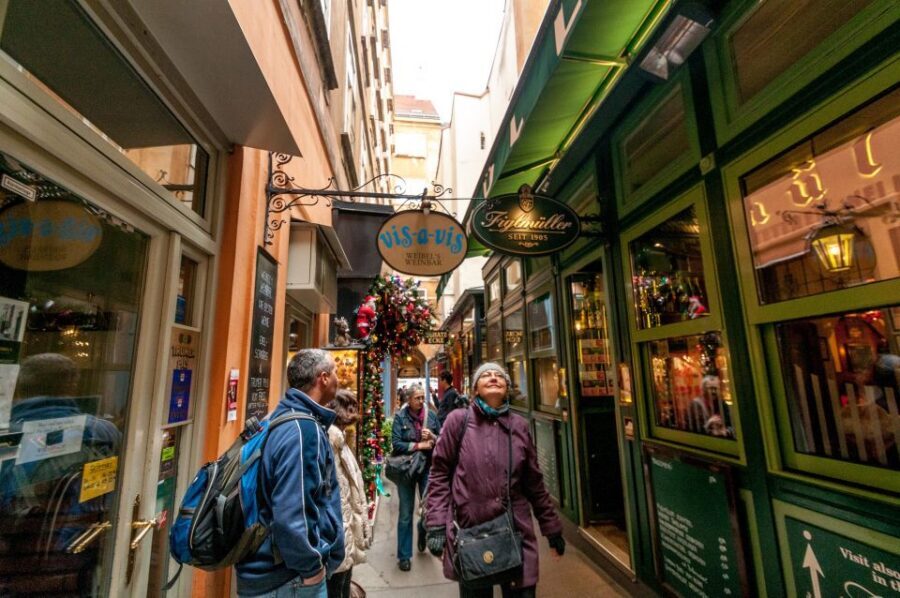 Vienna: Romantic Old Town 2-Hour Discovery Tour - Key things you’ll notice on this tour