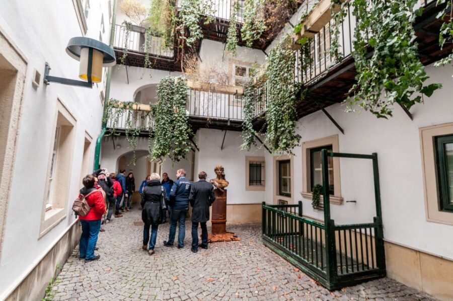 Vienna: Romantic Old Town 2-Hour Discovery Tour - Narrow streets and back courtyards: how to picture Vienna’s everyday past