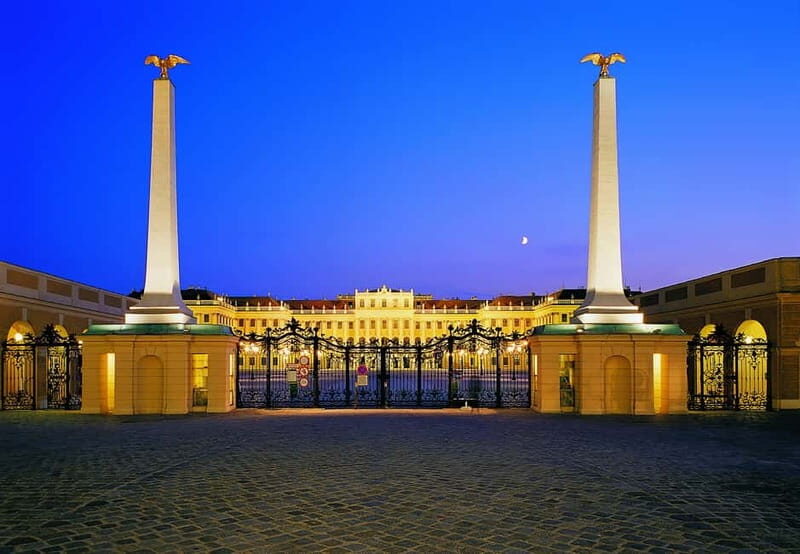 Vienna: Schönbrunn Palace Evening Tour, Dinner and Concert - Why Schönbrunn after dark feels different