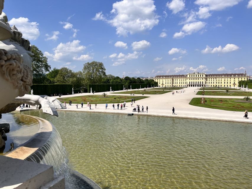 Vienna: Schönbrunn Palace & Garden Skip-the-Line Guided Tour - The palace crowd reality: what 2 hours feels like inside