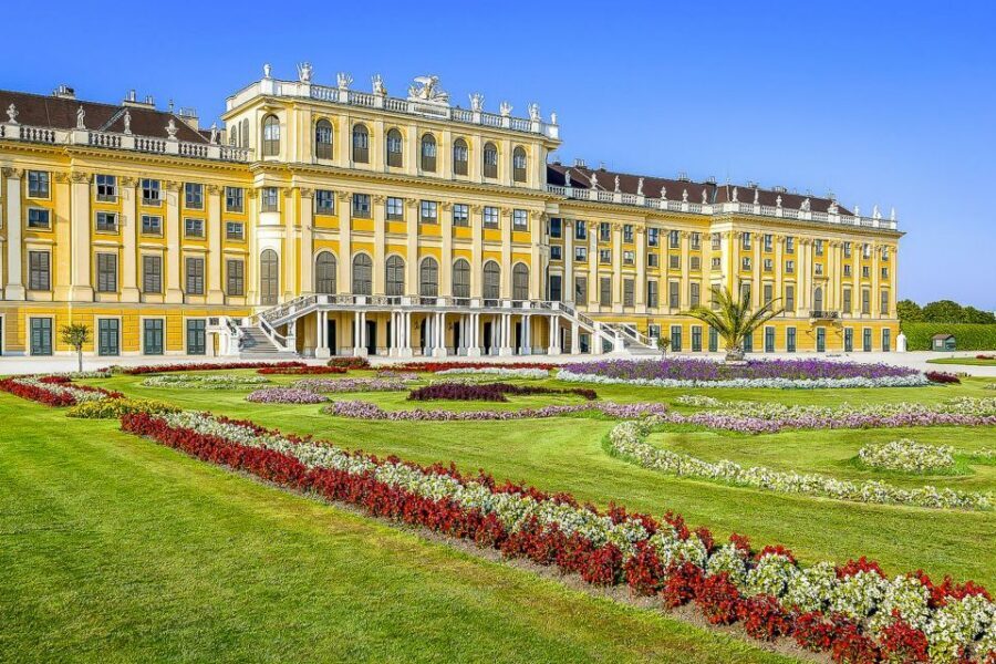 Vienna: Schönbrunn Palace & Gardens Skip-the-Line Tour - Ehrenhof Fountain meetup: start smart, not stressed