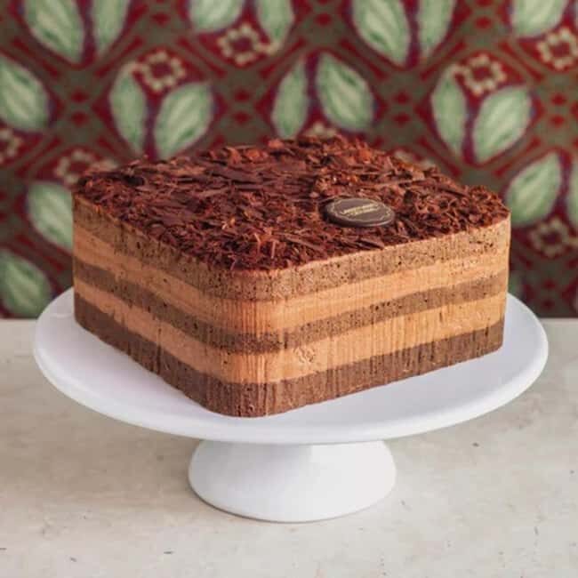 Vienna: Secrets and Scandals with Cake at Cafe Landtmann - Sisi and Franz Josef: elegance with a knife-edge
