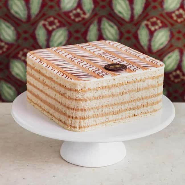 Vienna: Secrets and Scandals with Cake at Cafe Landtmann - Sachertorte and the seven-year cake war: rivalry with frosting