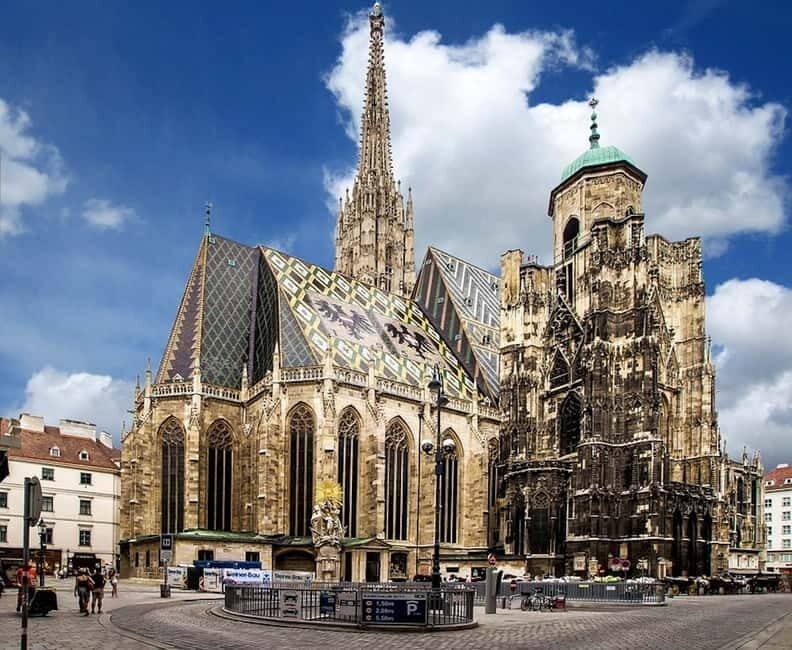 Vienna: Sightseeing Tour in a Classic Style Car - The Ringstrasse and imperial-zone glide: Opera, Parliament, City Hall, Hofburg