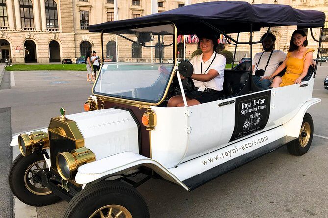 Vienna: Silver Tour (30 min) Vienna City Center Sightseeing Tour - The Hofburg stop: where the main landmarks stack up fast