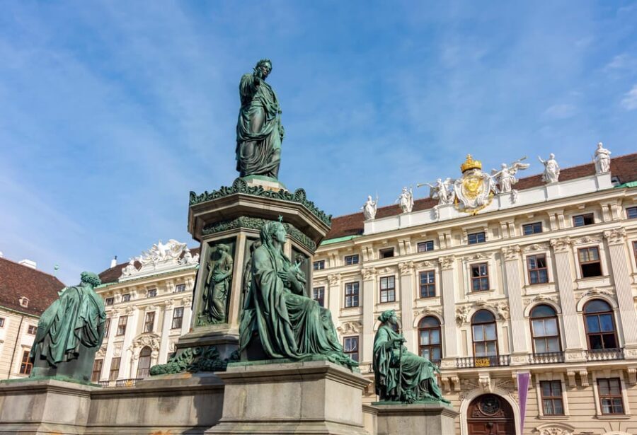 Vienna: Skip-the-Line Hofburg and Empress Sisi Museum Tour - Hofburg Skip-the-Line: Time Saved in a Busy Palace Complex