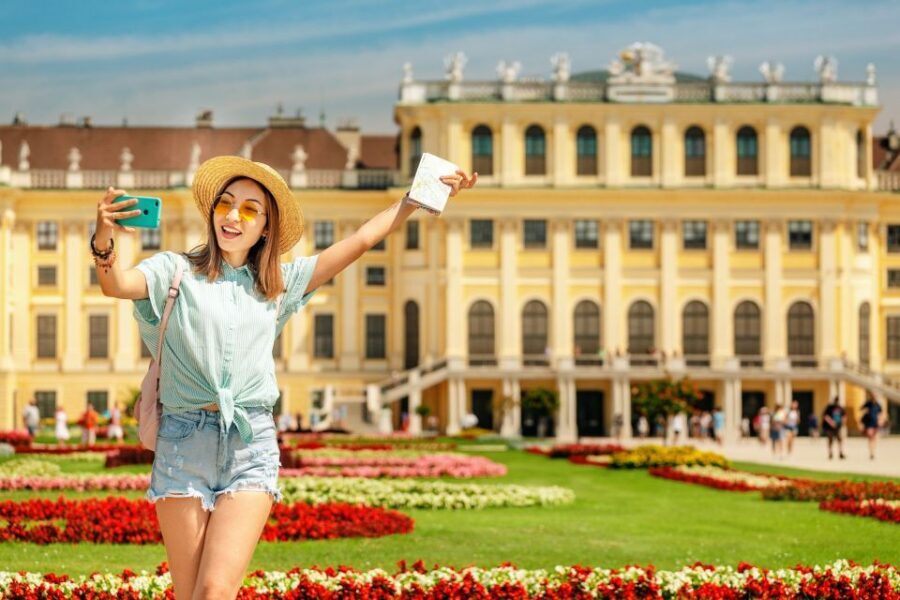 Vienna: Skip-the-Line Schönbrunn Palace & Gardens Tour - Why Schönbrunn feels different with a guide