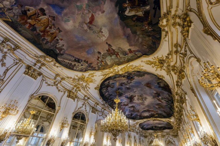 Vienna: Skip-the-Line Schönbrunn Palace & Gardens Tour - Gloriette viewpoints: the hilltop symbol, seen the efficient way
