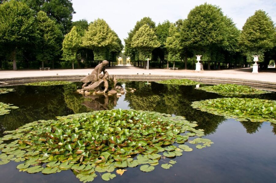 Vienna: Skip-the-Line Schonbrunn Palace Private Tour - Price and logistics in Vienna: is $267 good value?