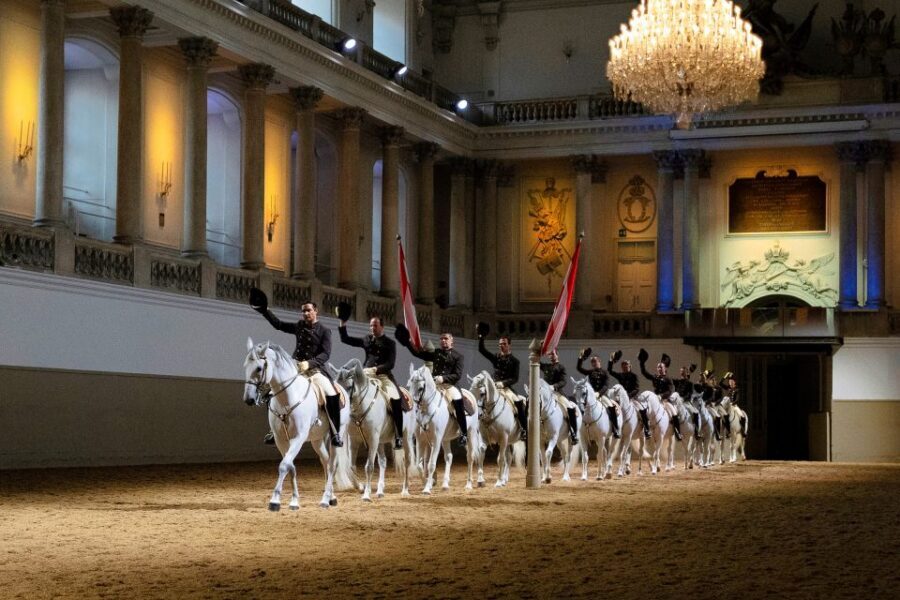 Vienna: Spanish Riding School 45-Minute Performance Show - Key Points Before You Go