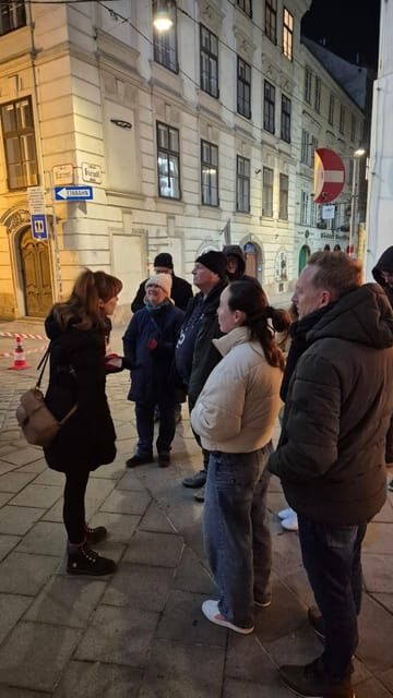 Vienna: Spooky Ghost Tour in English - Countess Bathory’s Bathtub Question: Legend as a Lens