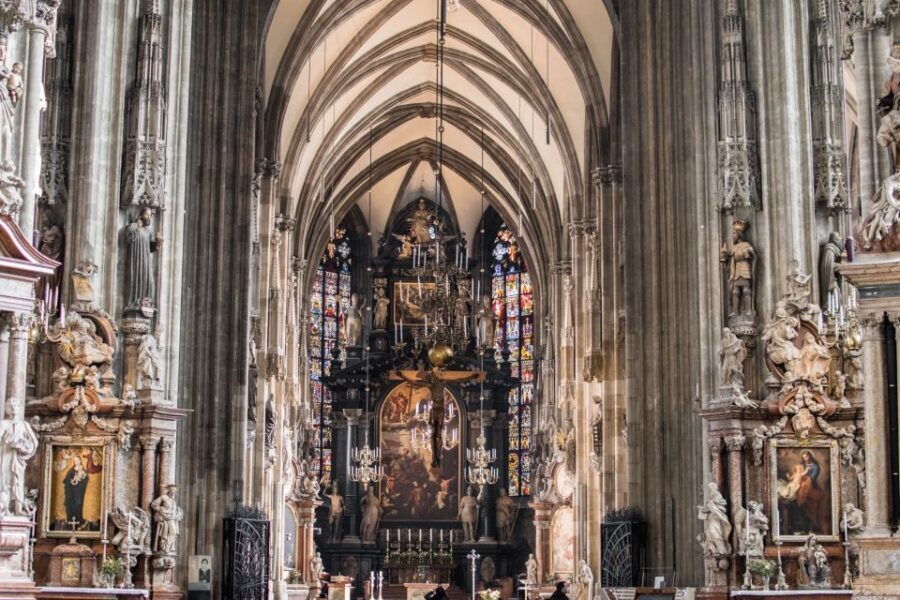 Vienna: St. Stephan's Cathedral Guided Tour - Language note: German guide, and how to handle it