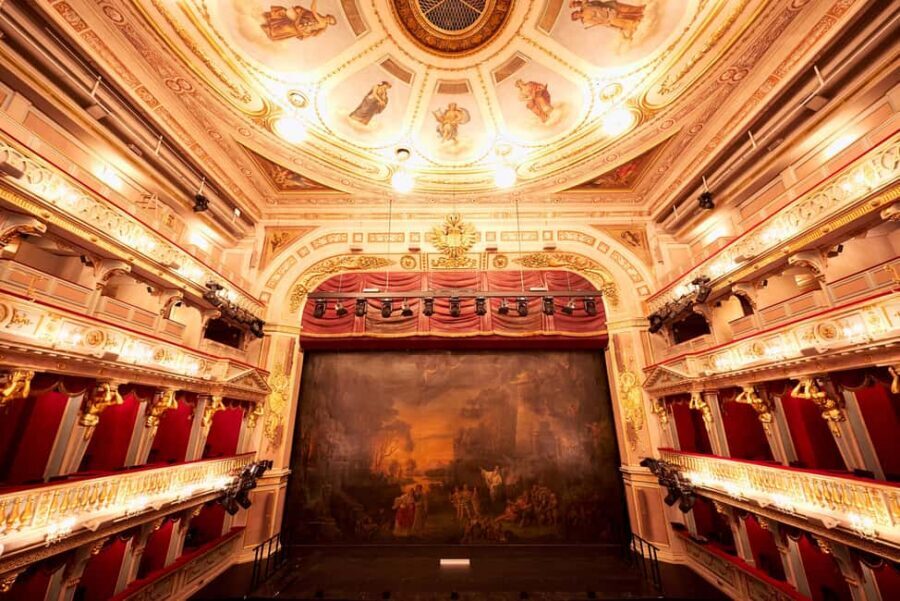 Vienna: Theater an der Wien Backstage Tour - Small-group pace in a 1-hour format (and how to make it worth it)