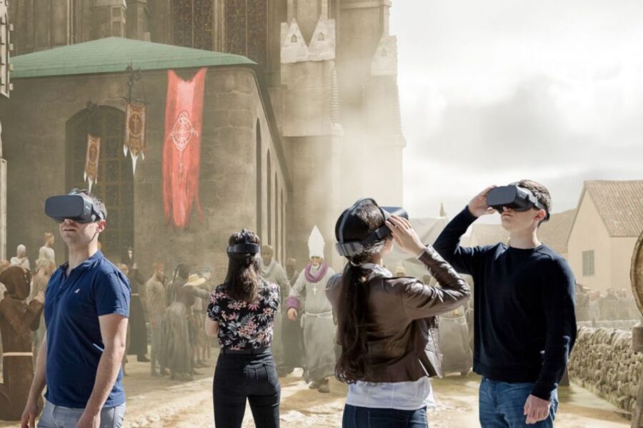 Vienna: Time Traveling Virtual Reality Sightseeing Tour - What the walking portion feels like in real time