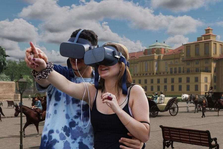 Vienna: Time Traveling Virtual Reality Sightseeing Tour - Guides and audio: how you get the story, not just the visuals