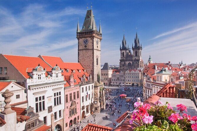 Vienna to Prague: Full-Day Private Tour with Guide and Transfers - Prague Castle and St. Vitus Cathedral: start at the top