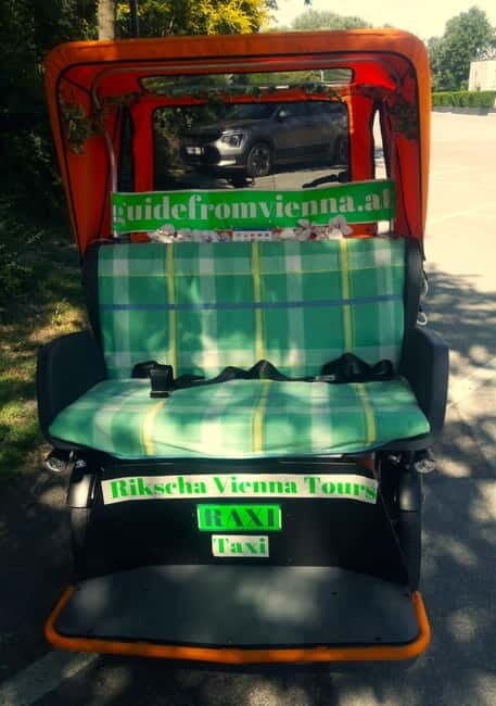 Vienna: Tour with locals in RAXI electric rickshaw - Danube Canal bike lanes and Ringstraße views: the in-between magic