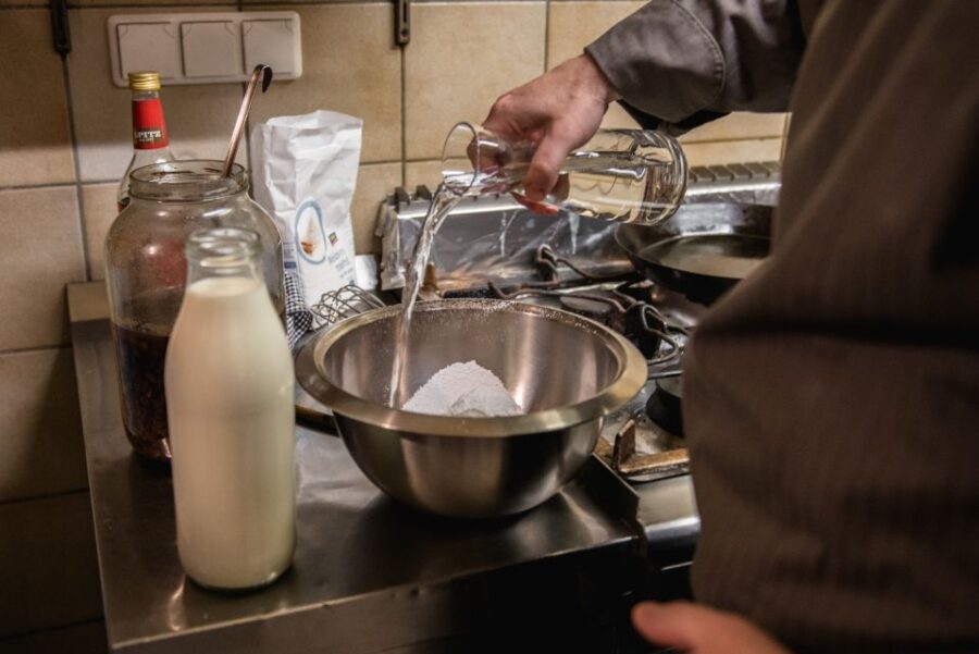 Vienna: Traditional Kaiserschmarrn Cooking Class & Tasting - Kaiserschmarrn Tasting: Fresh, Warm, and Coffee-Perfect