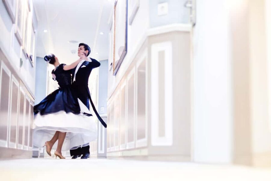 Vienna: Viennese Waltz Beginner Workshop for Couples - Health and Mobility Considerations (Don’t Skip This)