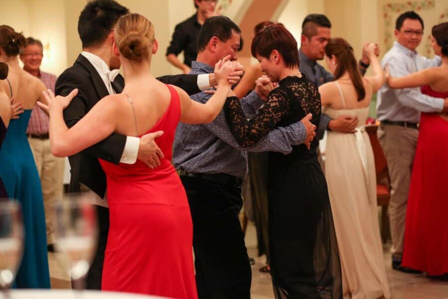 Vienna: Viennese Waltz Beginner Workshop for Couples - The Ballroom Setting: Where the Waltz Feels Like Vienna