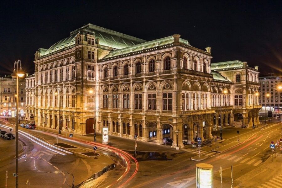 Vienna: Walking Tour of the Historic Ringstrasse - Meeting at Liebenberg-Denkmal: how the 2-hour walk flows