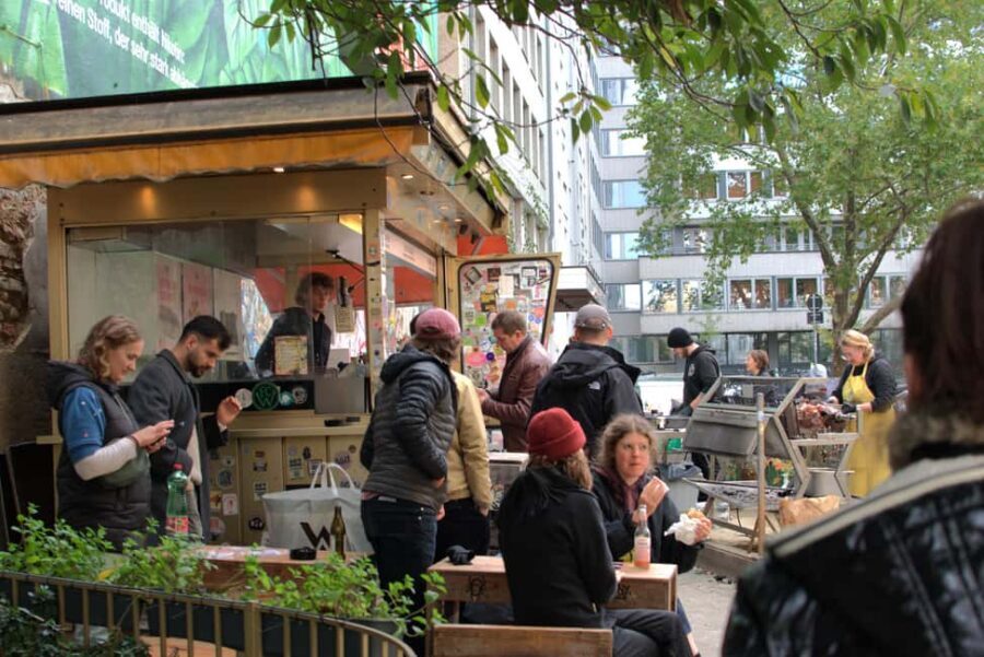 Vienna: Wiener Sausage Stand Tour with Tastings - Learning Viennese Dialect: Eitrige and 16er Blech on the Street