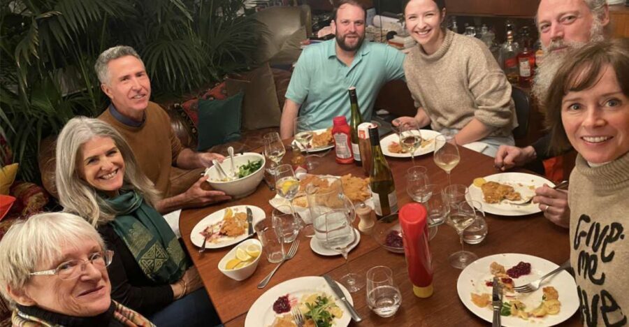 Vienna: Wiener Schnitzel and Strudel Cooking Class - Finding Restaurant Nabiel and Settling Into the Home-Kitchen Feel
